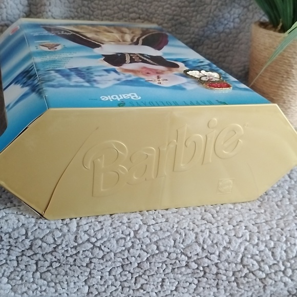Happy Holidays Special Edition Barbie 1996 - Picture 5 of 9